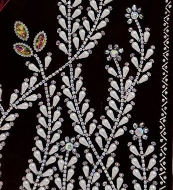 هنر مروارید دوزی روی سخمه مخمل اصل- کاملا دست دوز- منجوق