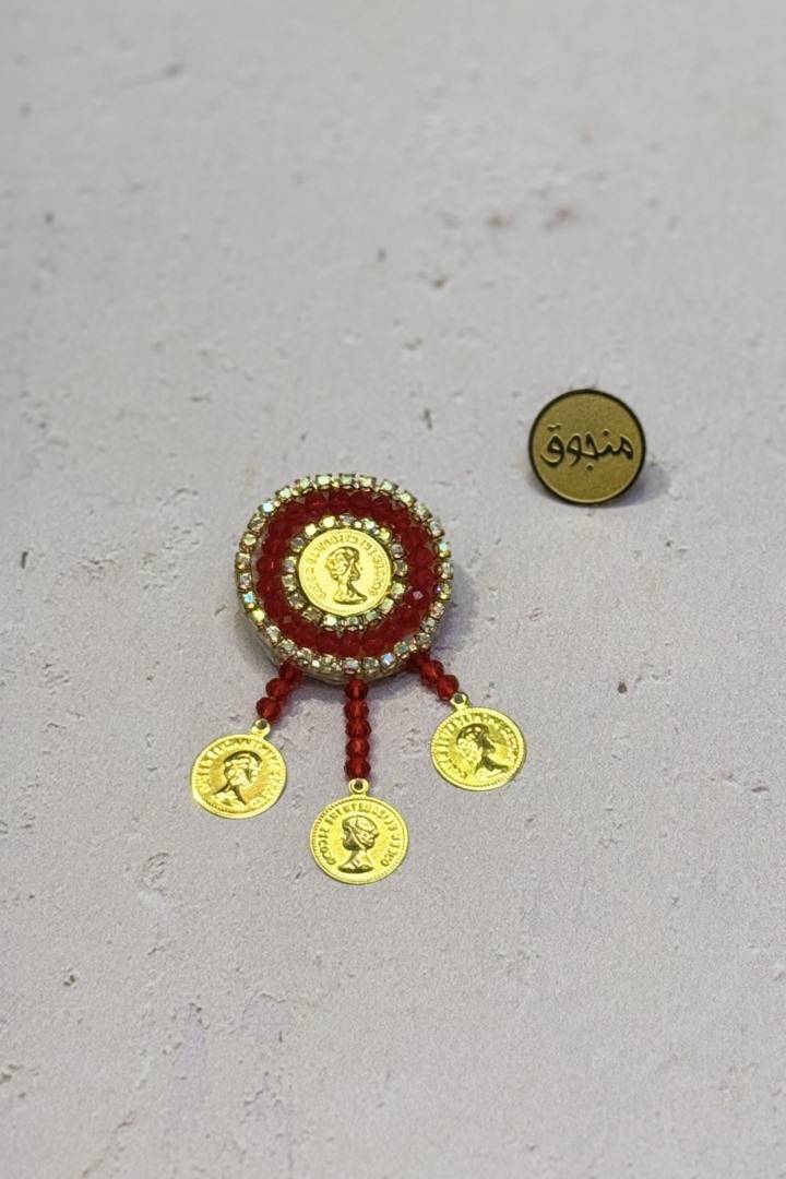 گل سینه سکه آویز شانا 1برند منجوق