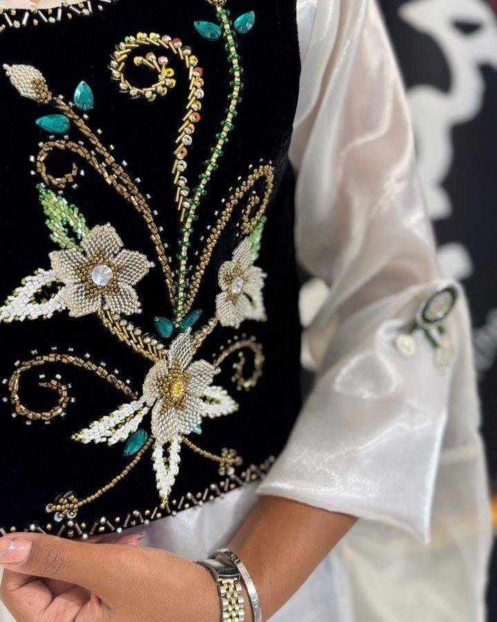 سخمه زنانه منجوق مدل گل برجسته
