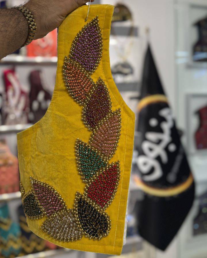 سخمه حاشیه دوزی مدل برگ رنگی منجوق